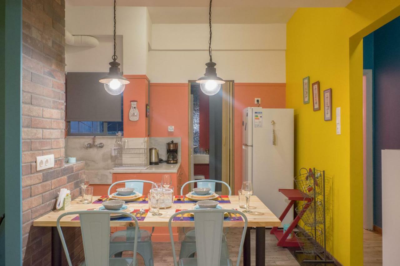 Casa de colores, next to the metro Atene Esterno foto